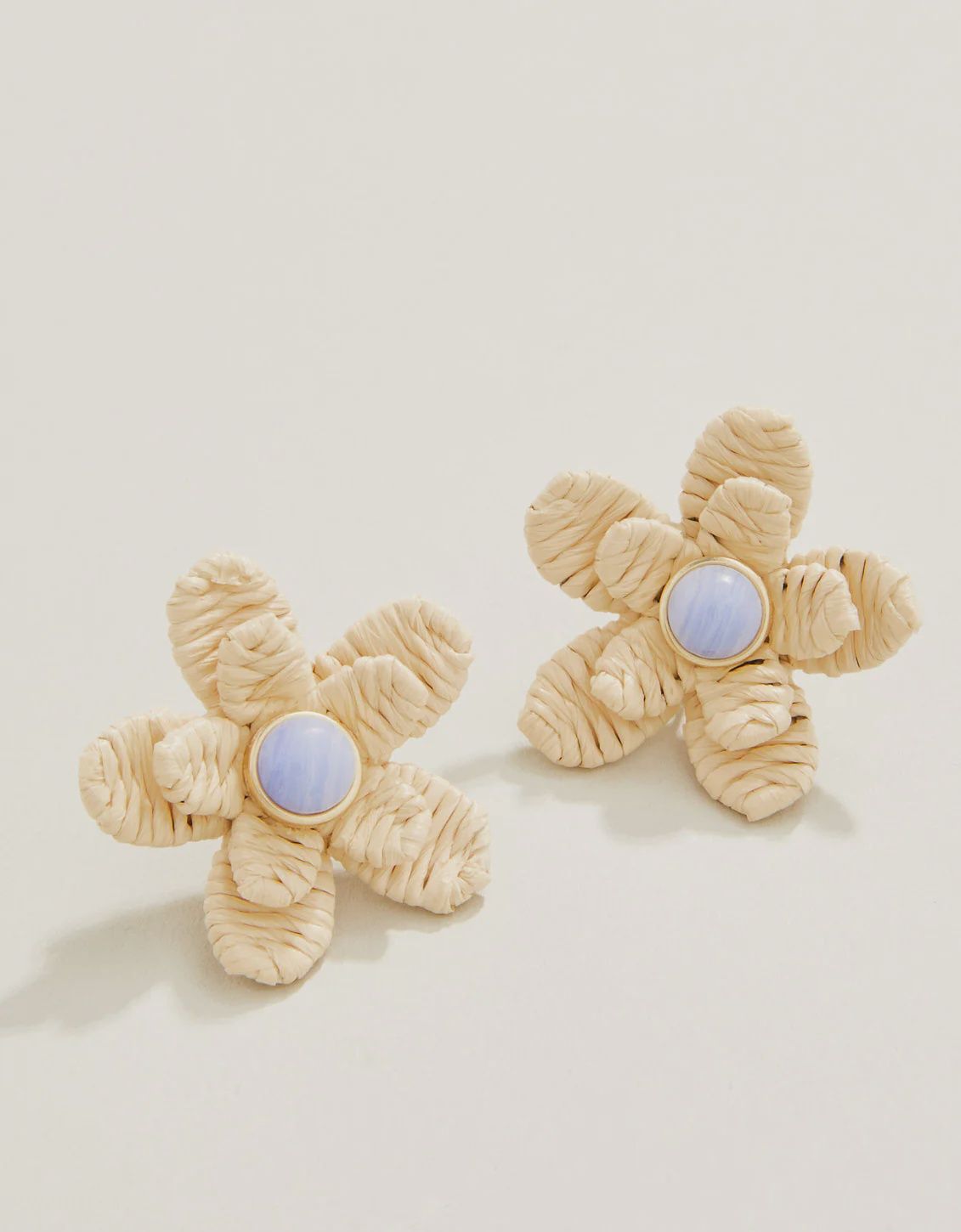 Sweet Straw Flower Earrings Natural