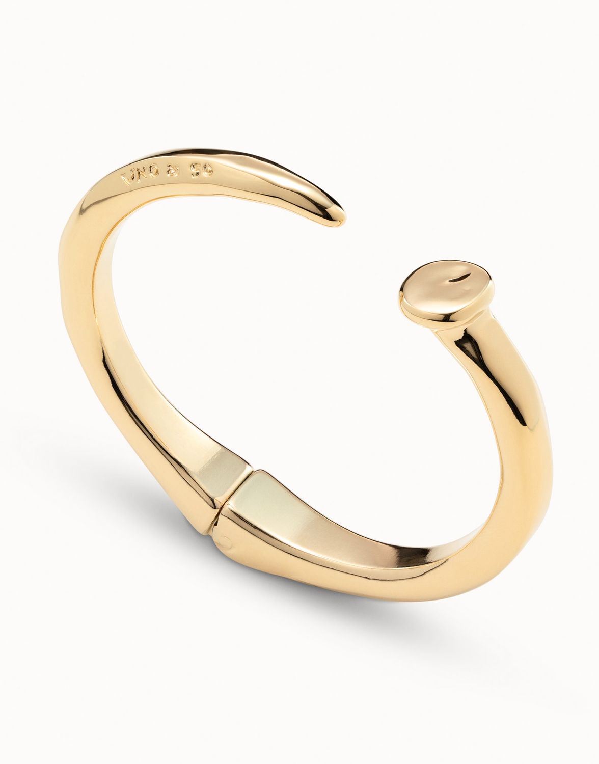 Uno de 50 Handmade Silver-Plated Nail-Shape Rigid Bracelet, Colour: Gold