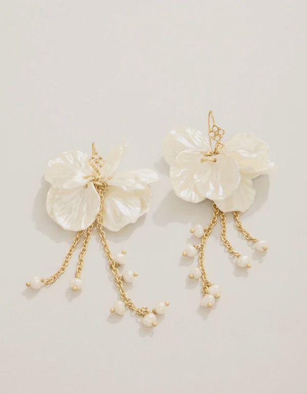 Corolla Dangle Earrings Pearl