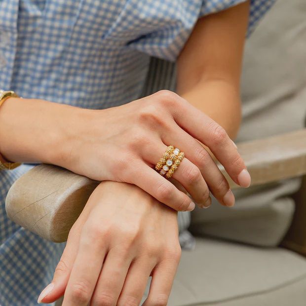 Berry Icon Ring - Gold