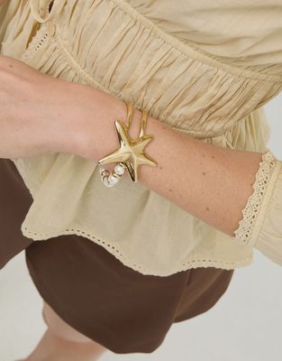 Orion Pearls and Starfish Bracelet