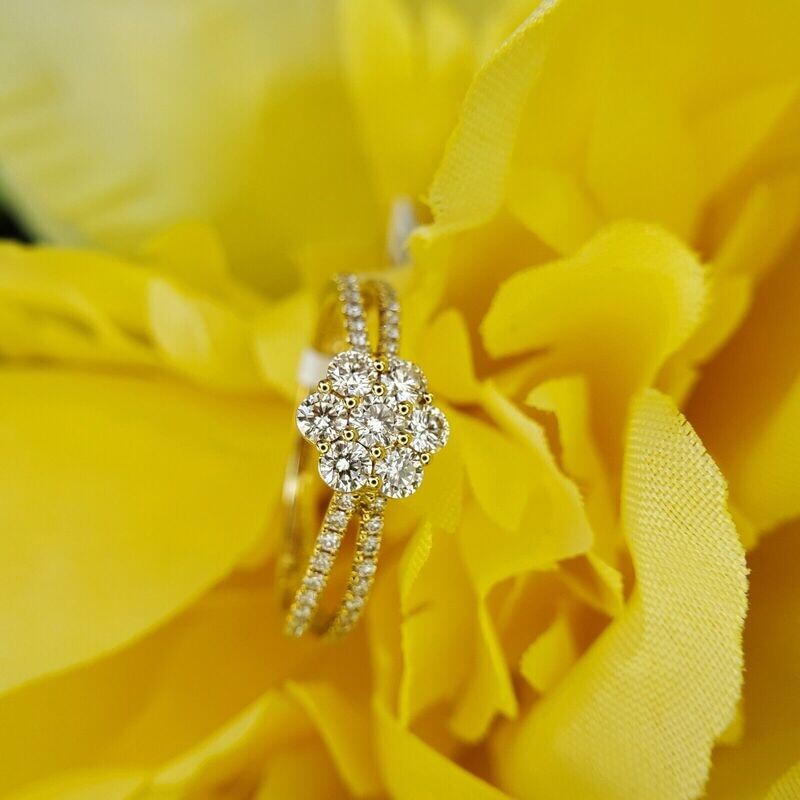 14k Yellow Gold Flower Split Shank Natural Diamond Ring