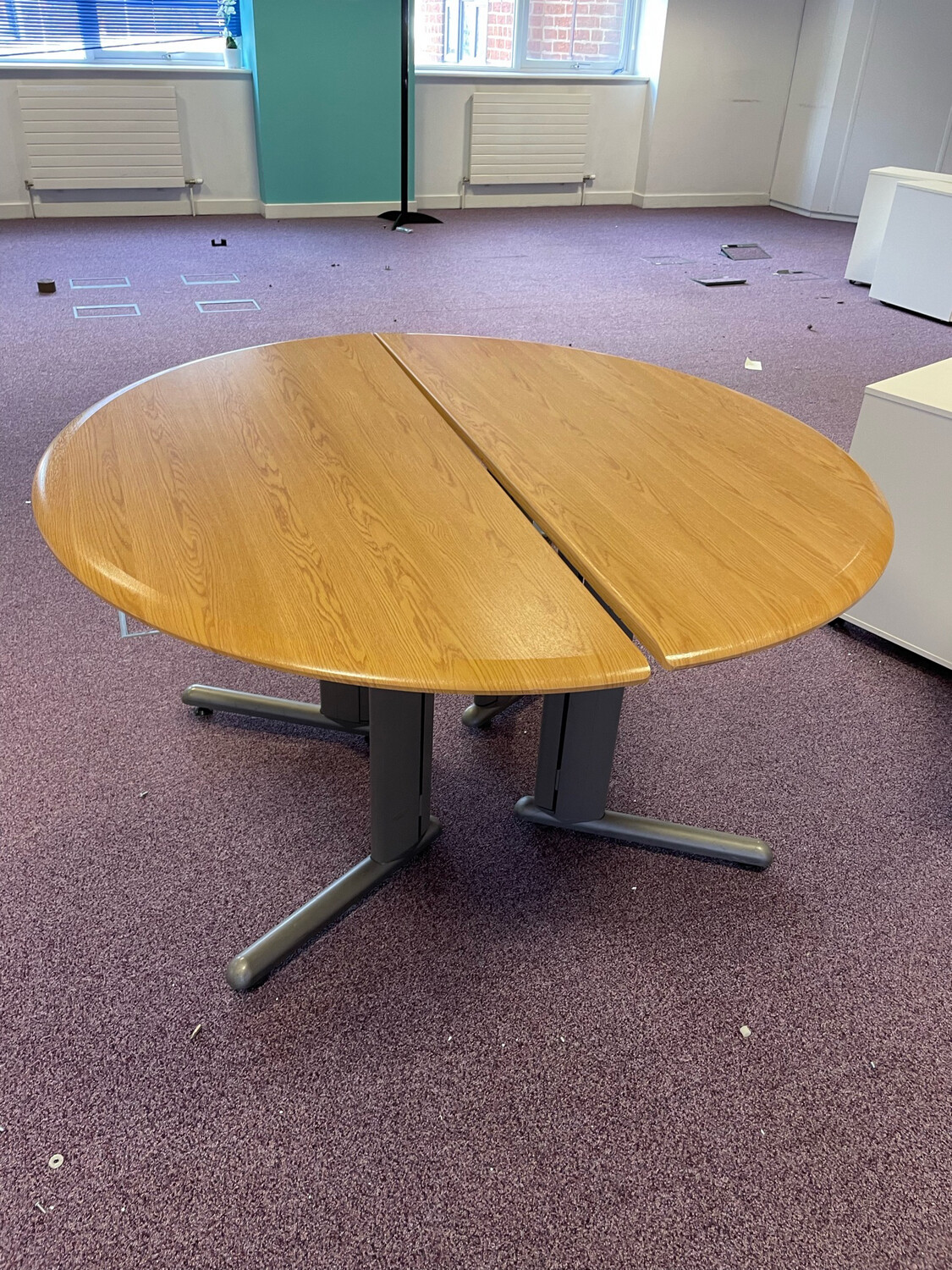 Folding Round Table In 2 Sections