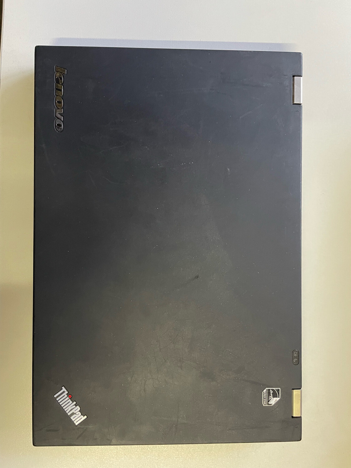Lenovo Thinkpad (locked)