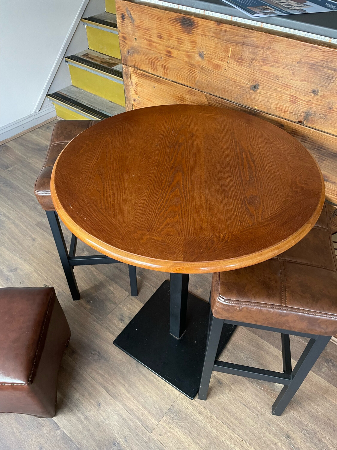 Round Table