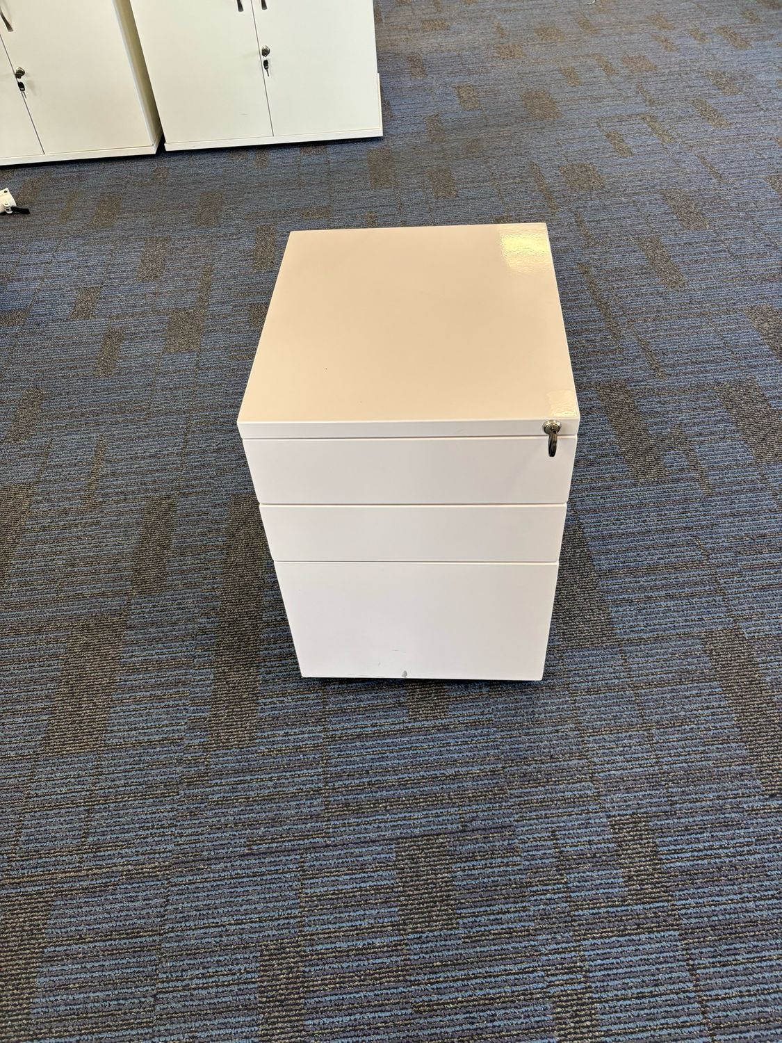 White Metal Three Draw Pedestal