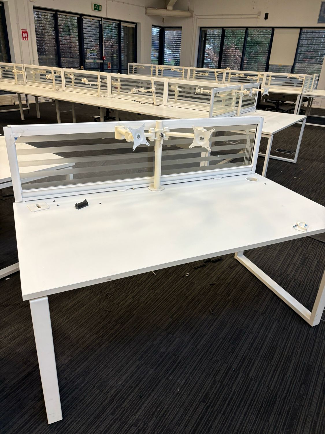 Desk 1.6m X0.8m (no Partition or Monitor Clamps)