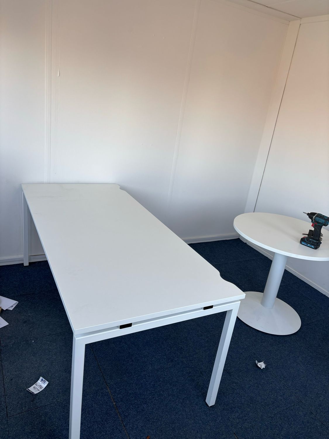 White Desk 1.8m X 0.8 M