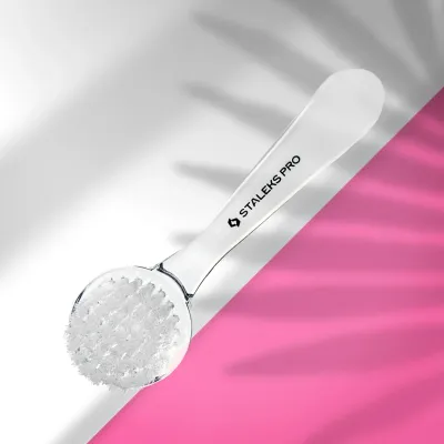 Manicure brush EXPERT 01 for dust removal (with cover)