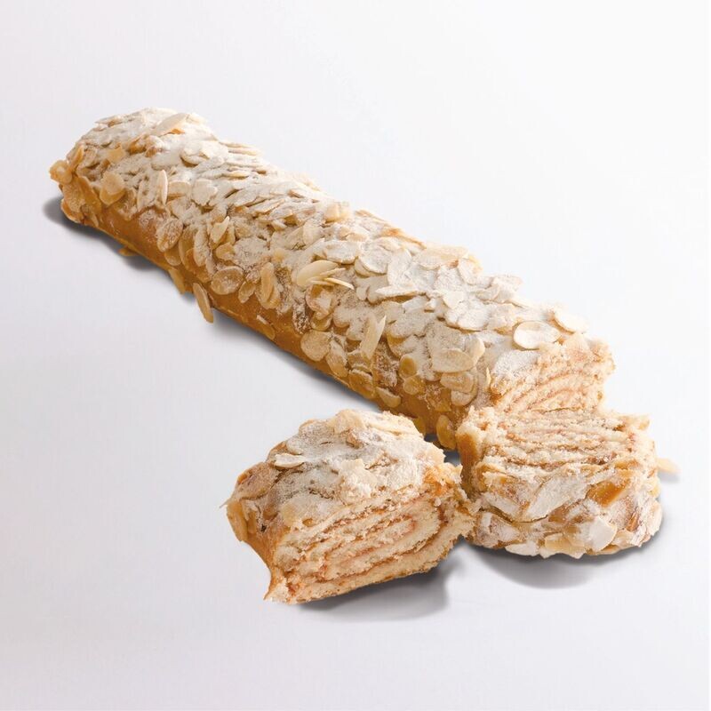 BRAZO DE FRESA Y ALMENDRAS