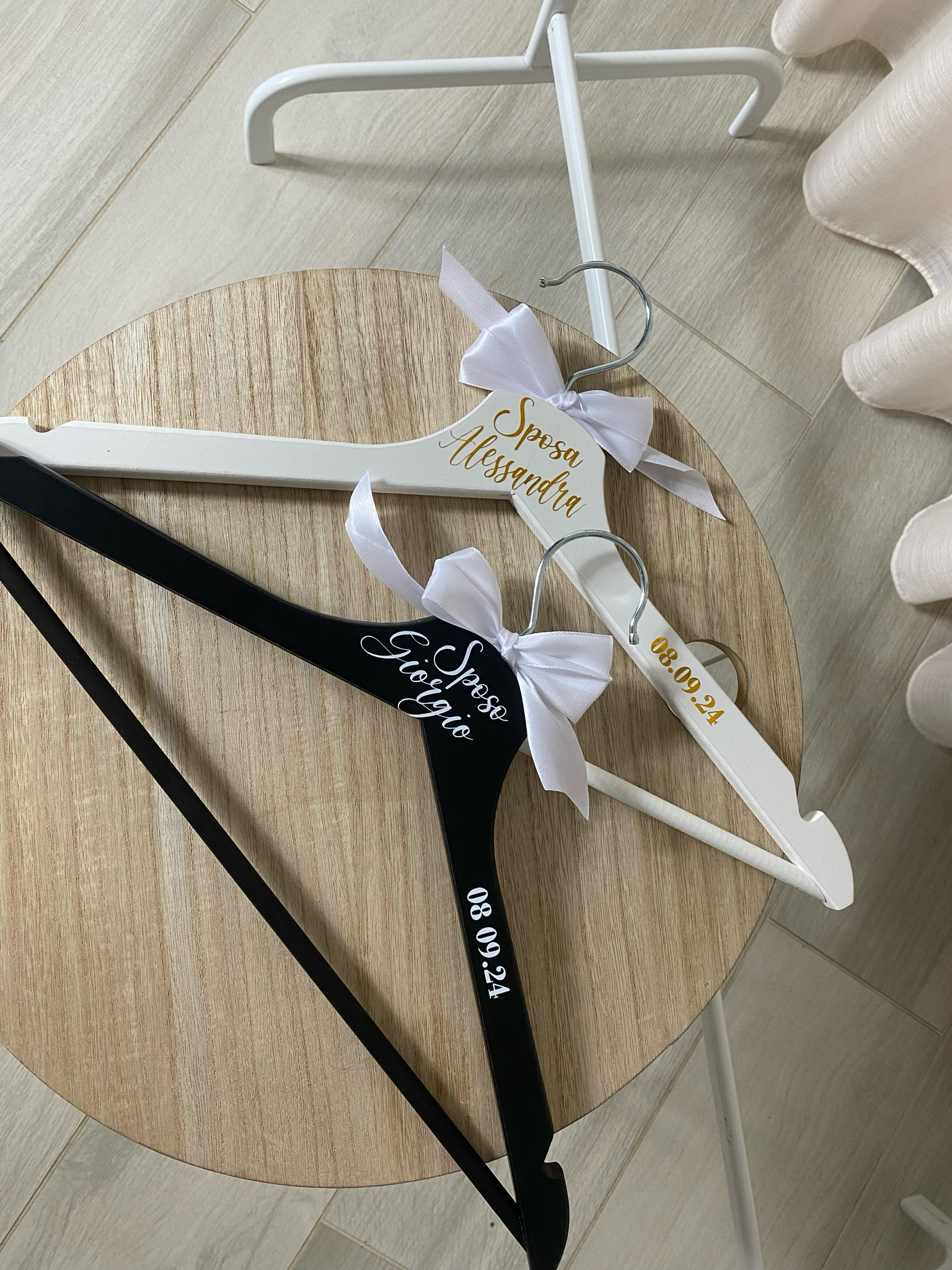 Appendiabiti in legno nero