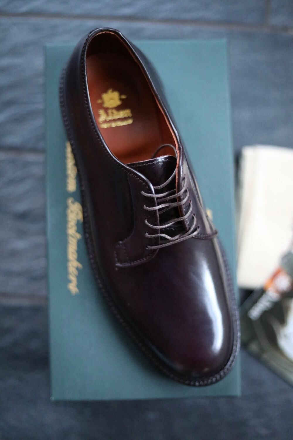 Alden 990 - Color 8 Shell Cordovan Plain Toe Blucher Alden 990 - Color 8 Shell Cordovan Plain Toe Blucher