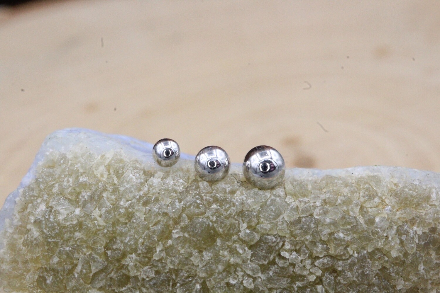 Threadless White Gold Dome Tops, Size: 2mm