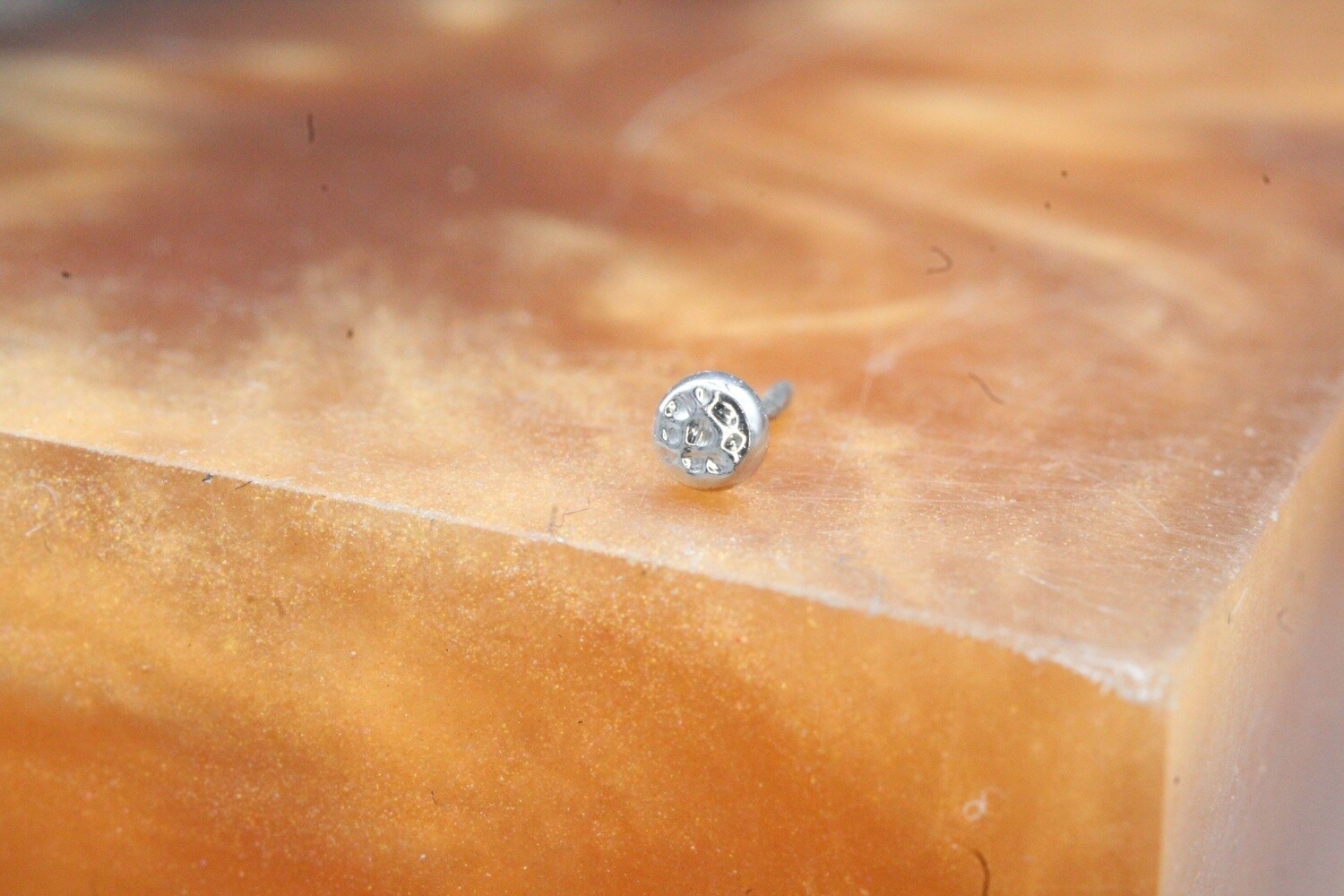 Threadless White Gold Hammered Disc Top, Size: 2mm