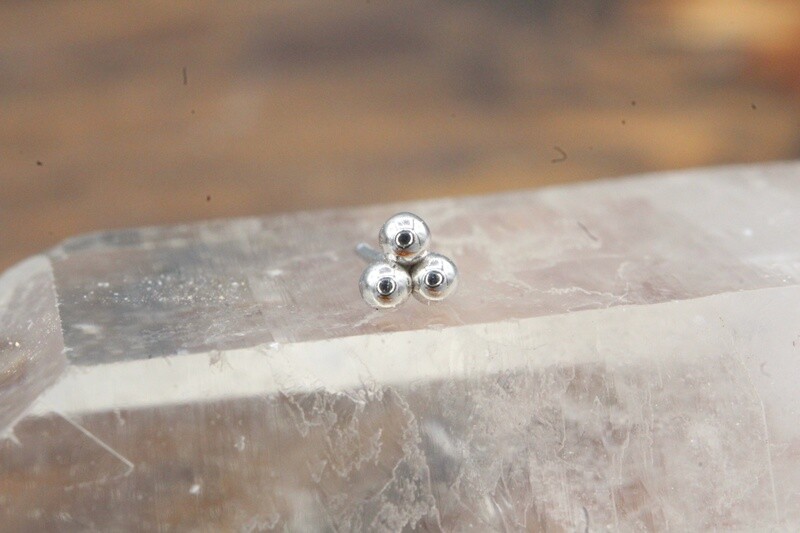 Threadless  White Gold Tri-Bead Top
