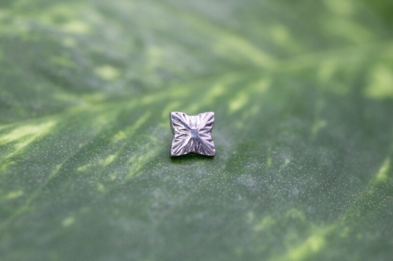 Threaded White Gold Aster 04