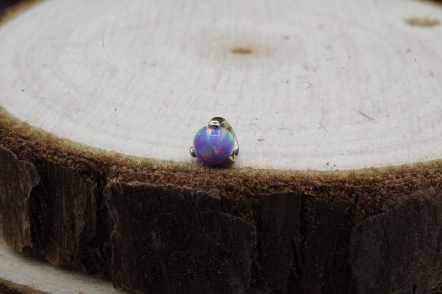 Threaded White Gold Claw-set Opal, Gauge: 16g, Stone: Lavender Opal