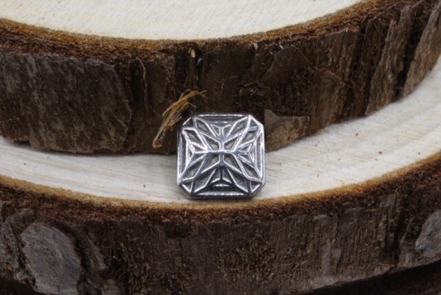Threaded White Gold Aster 08