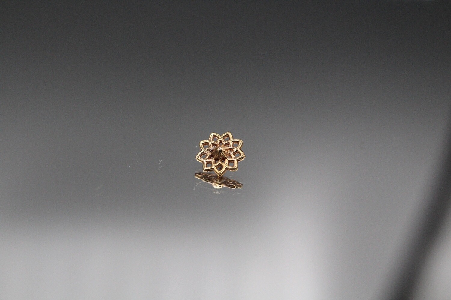 Threaded Rose Gold Mandala, Gauge: 16g, Size: 8mm
