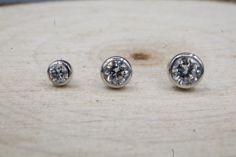 Threadless White Gold Bezel Set White CZ Top