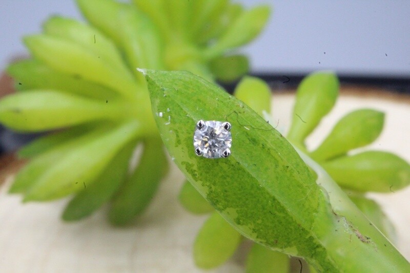 Threadless White Gold Prong Set White CZ