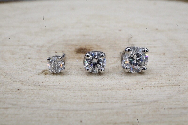 Threadless White Gold Prong Set White CZ