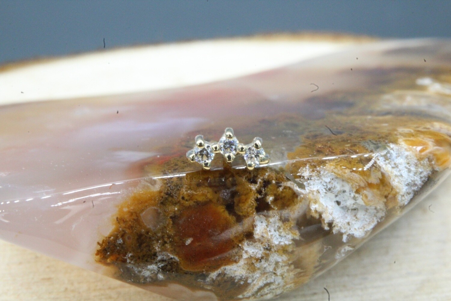 Threadless Yellow Gold Muse, Size: 3x1mm, Stone: White CZ
