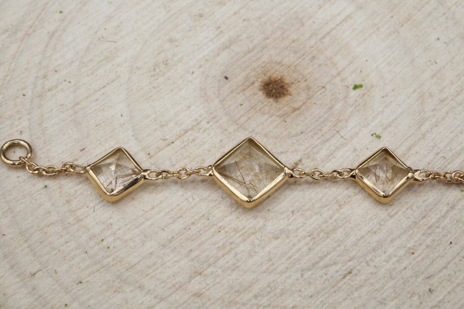 Yellow Gold Three Stone Chains, Stone: Gold Rutile
