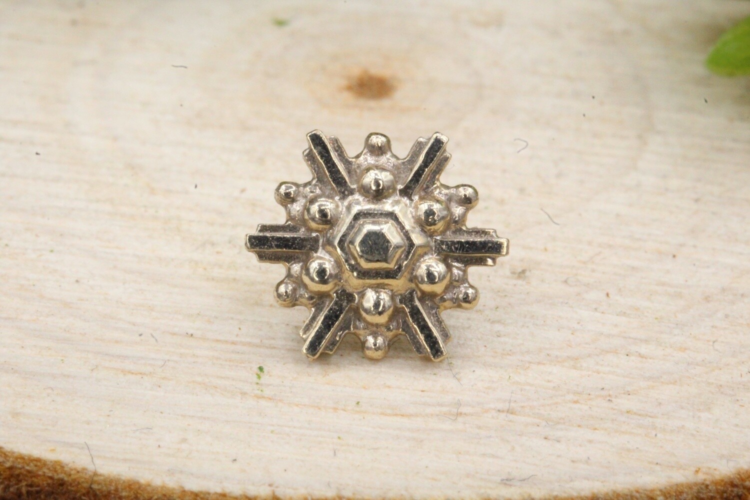 Threadless White Gold Chantrieri Burst