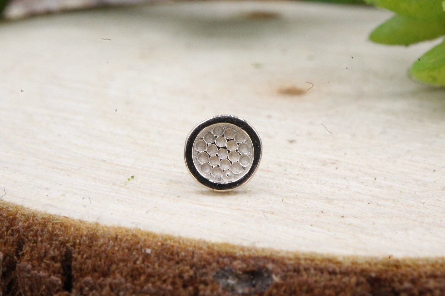Threadless White Gold G-Hammered Shapes, Style: Disc