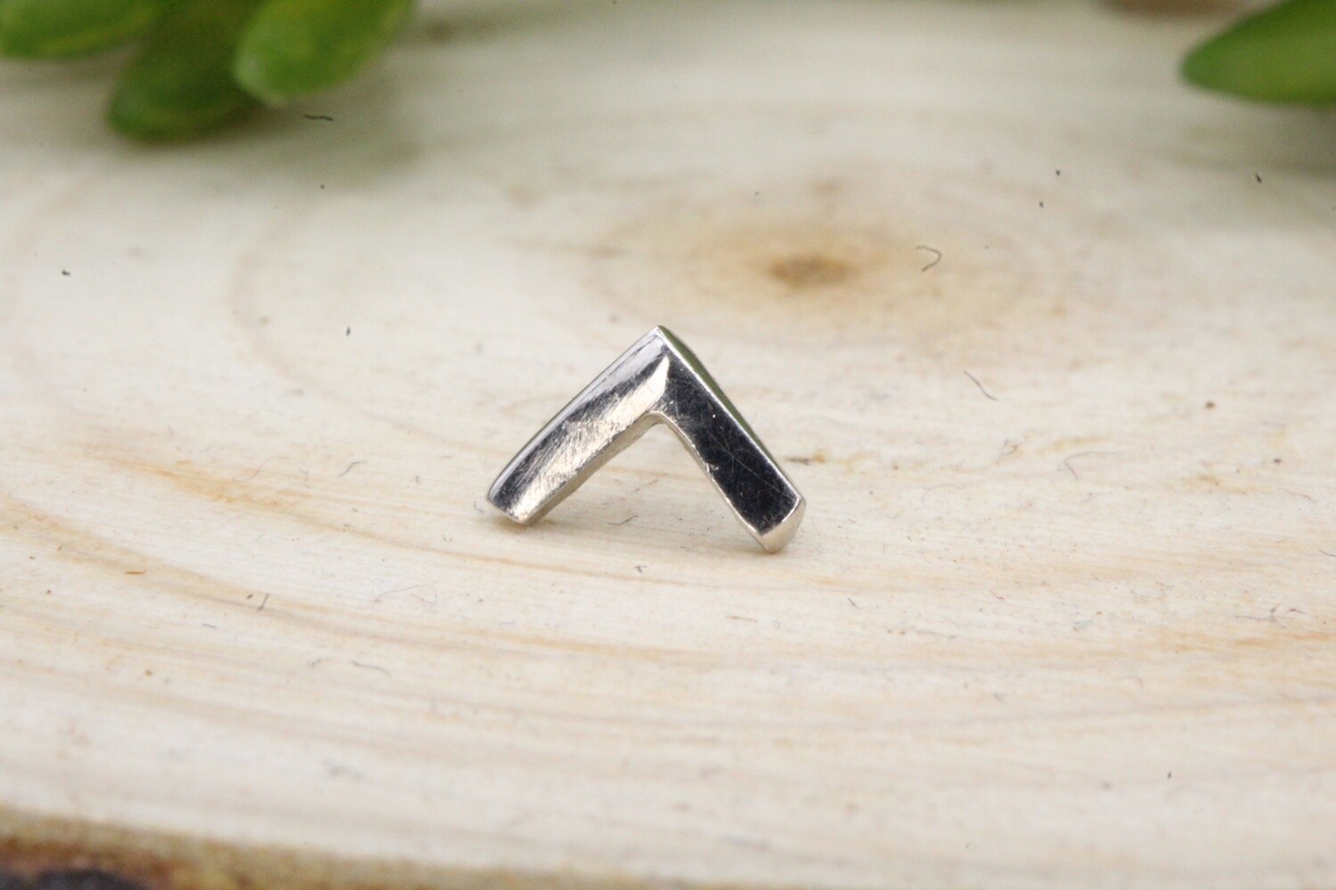 Threadless White Gold Apex Top