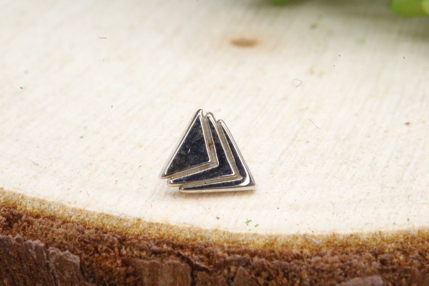 Threadless White Gold Adriel