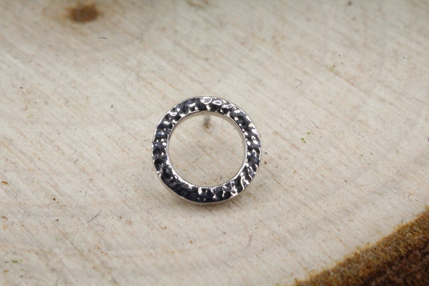 Threadless White Gold Open Circle Top, Finish: Hammered