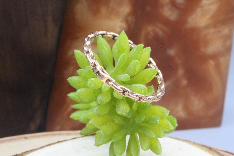 Rose Gold Thin Oval Finger Ring