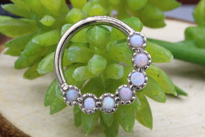 White Gold Daisy Chain Seam