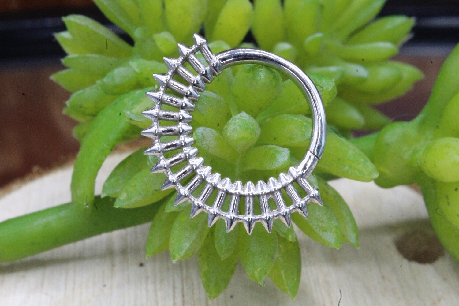 White Gold Fatale Seams, Gauge: 16g, Diameter: 5/16&quot;