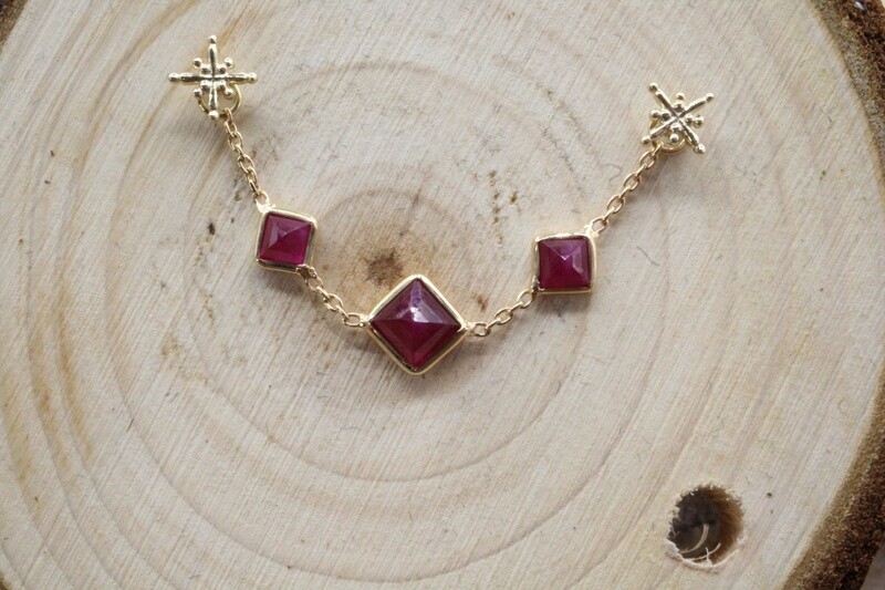 Yellow Gold Three Stone Chains