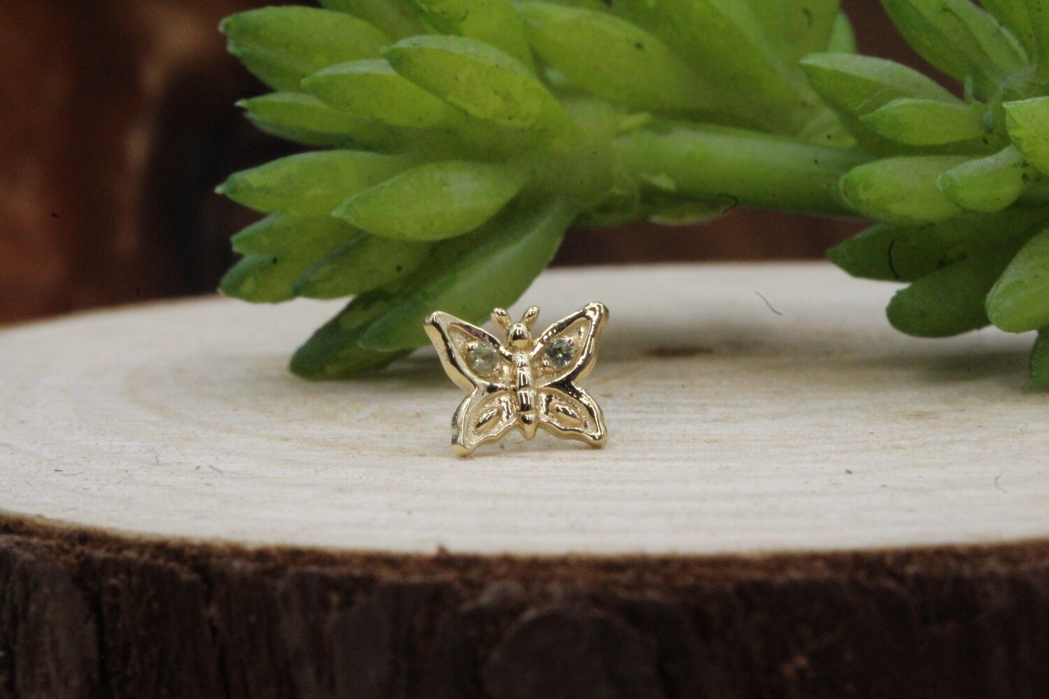 Threadless Yellow Gold Butterfly, Stone: Peridot (AA)