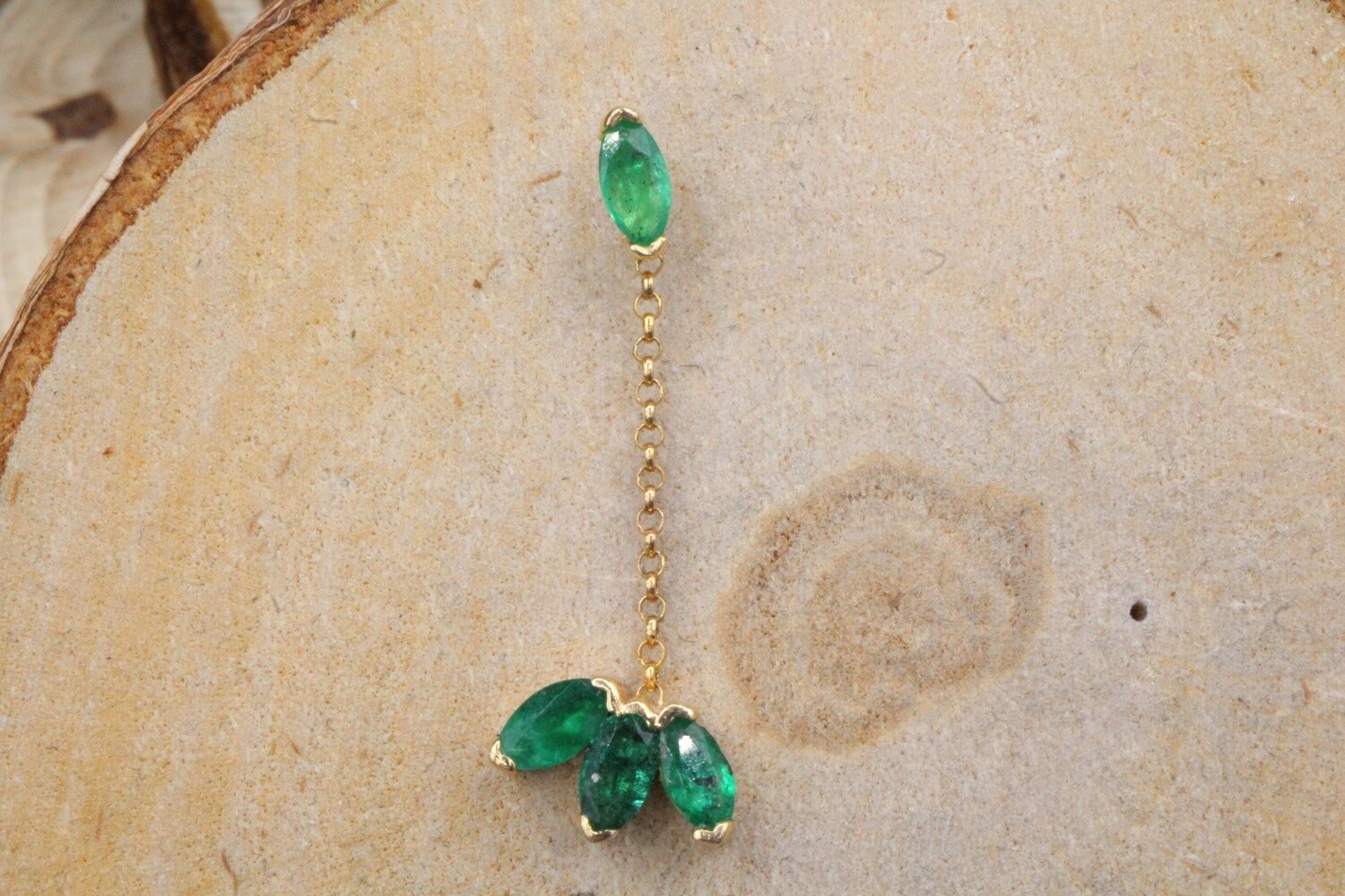Threadless Yellow Gold Shanti Top, Length: Long, Stone: Emerald