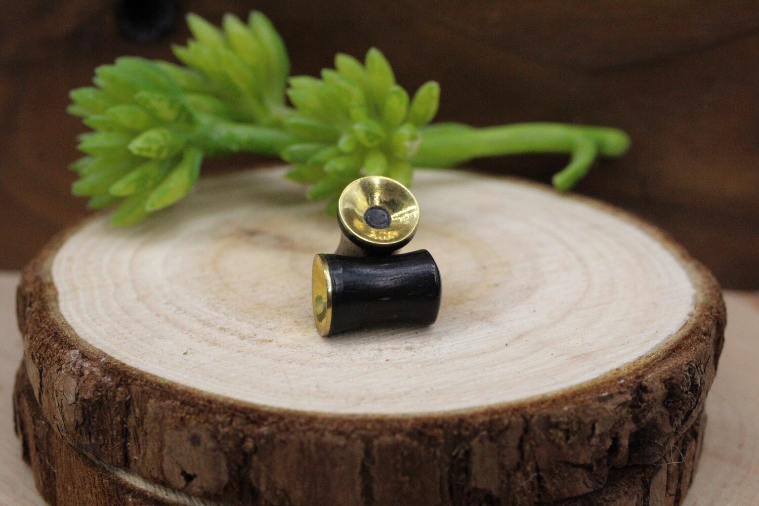 Discount 2g Plugs, Type: 1., Material: Horn, Style: Yellow Brass inlay
