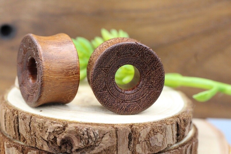 Discount 7/8" Plugs and Eyelets