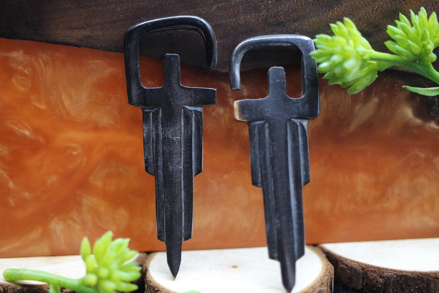 Discount 6g Bone, Horn, or Wood Hangers, Style: 1.