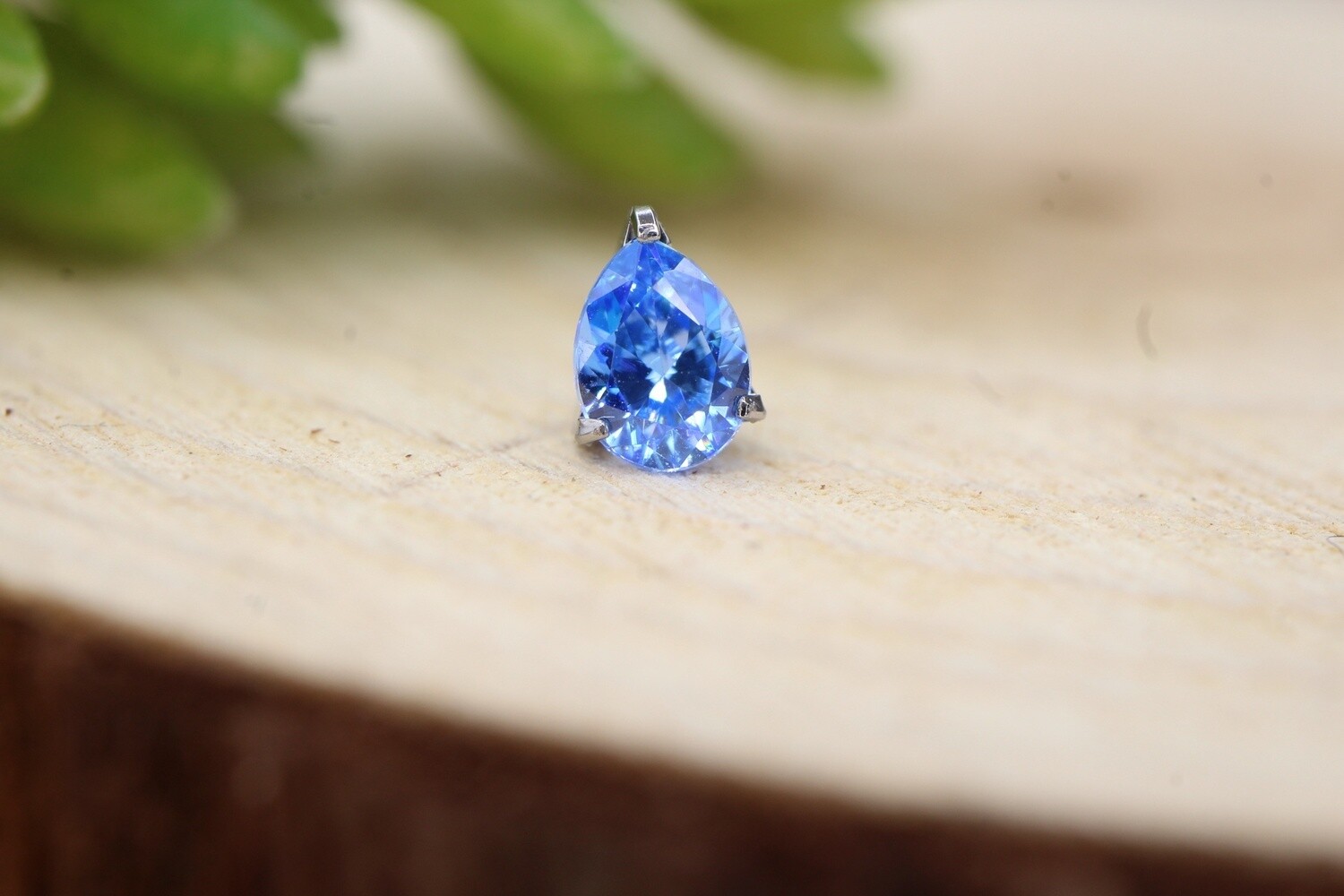 Threadless Titanium Pear Prong Set Tops, Size: 4x3mm, Colour: Arctic Blue