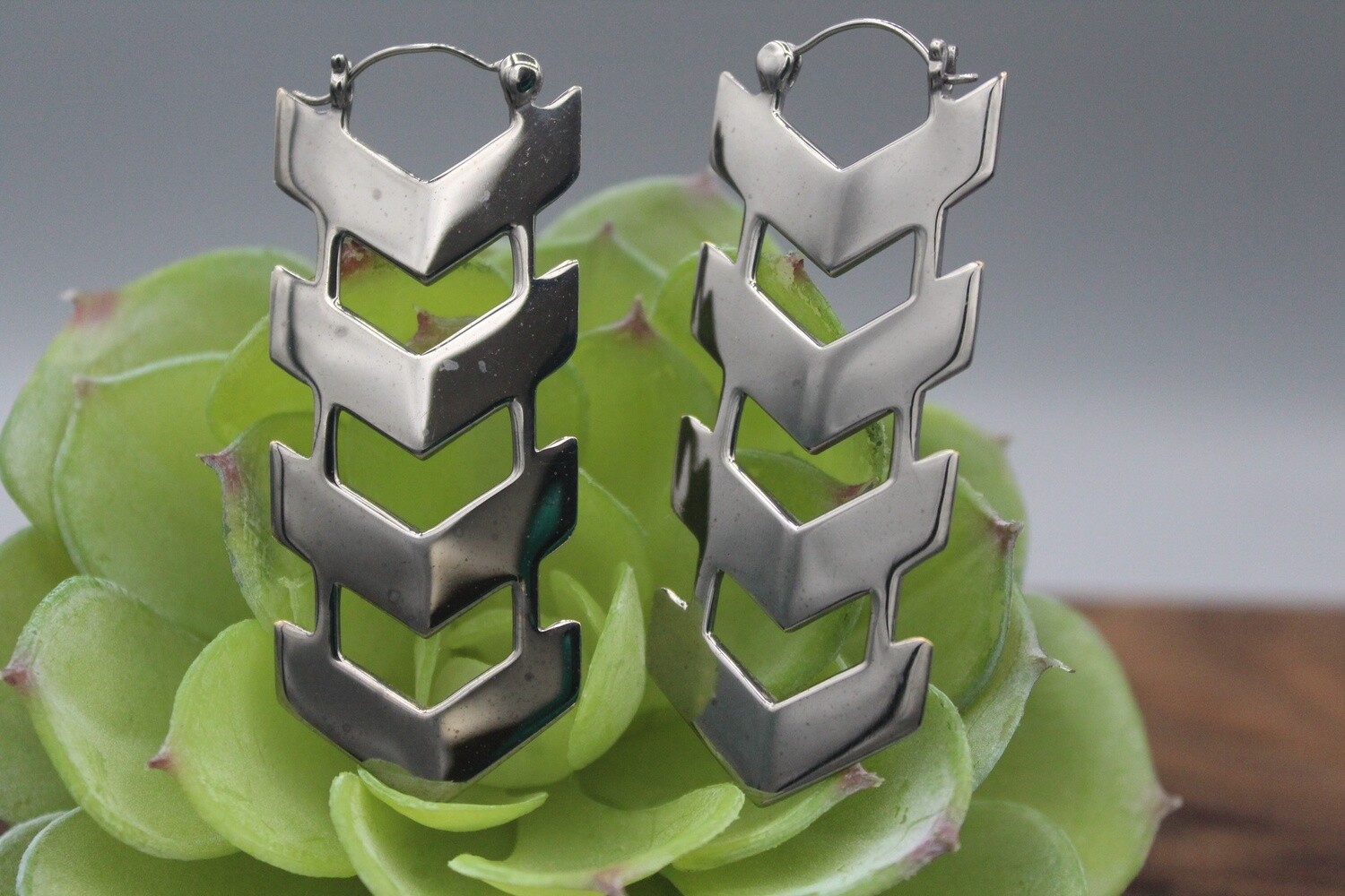 Quad Chevron Hoops, Gauge: 16g