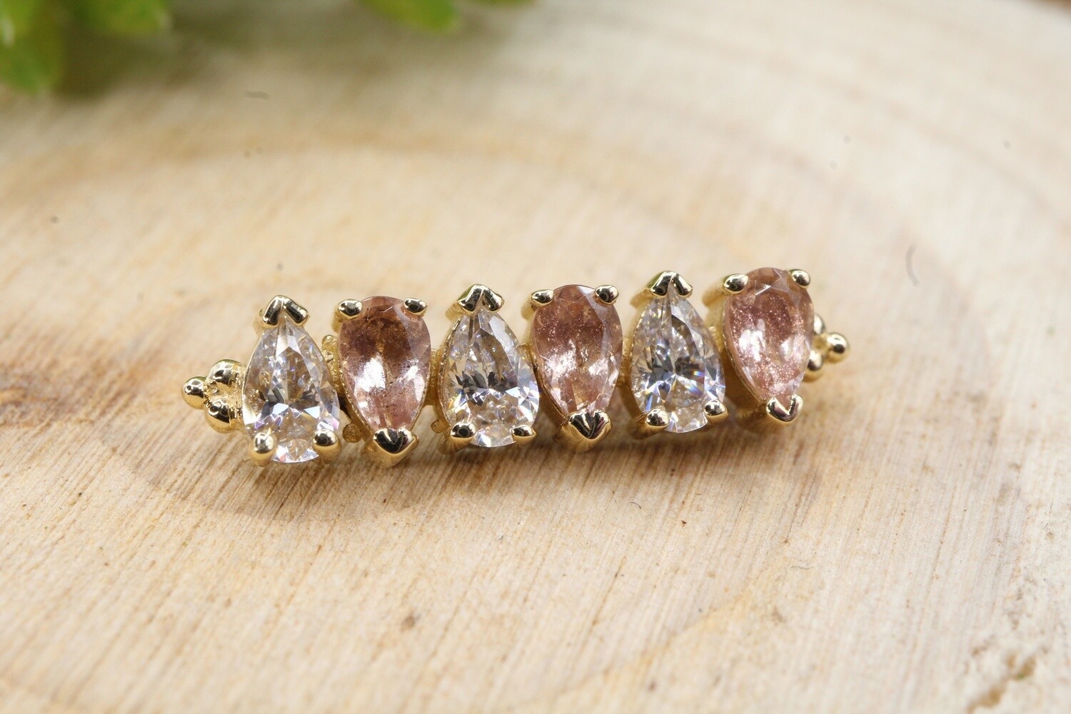 Threaded Yellow Gold Lira, Stone: Oregon Sunstone &amp;White Topaz