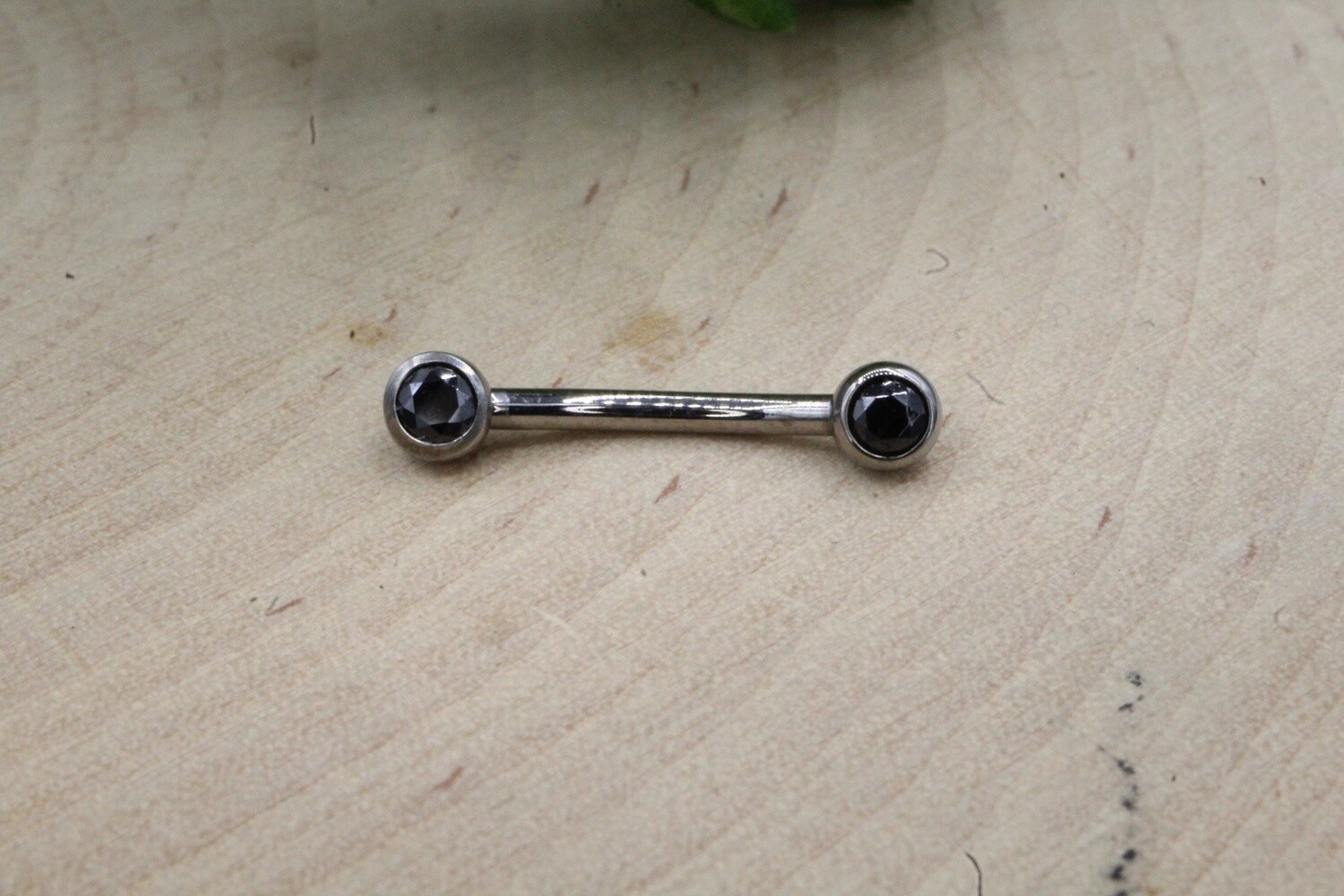 Threadless Gem Curve Shaft, Gauge: 18g, Length: 1/4&#39;&#39;, Stone: Black CZ