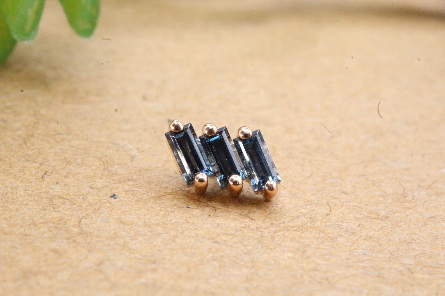 Threaded Rose Gold Liara 3, Gauge: 18/16ga, Stone: Peach Topaz