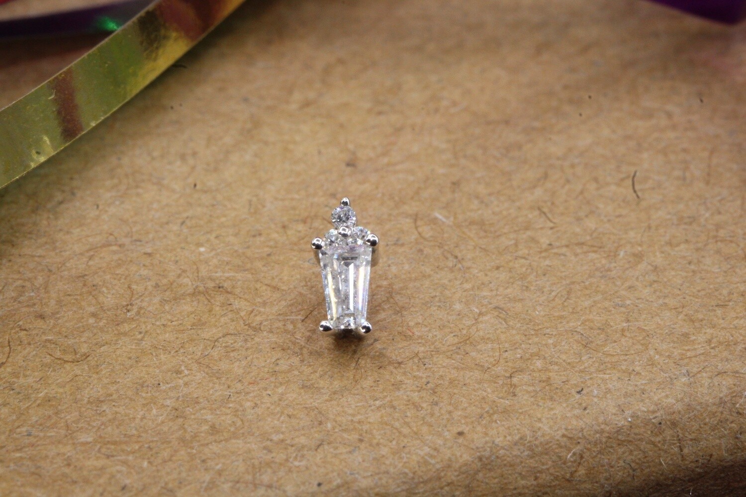 Threaded White Gold Mirran, Gauge: 18/16ga, Stone: VS1 White Diamond