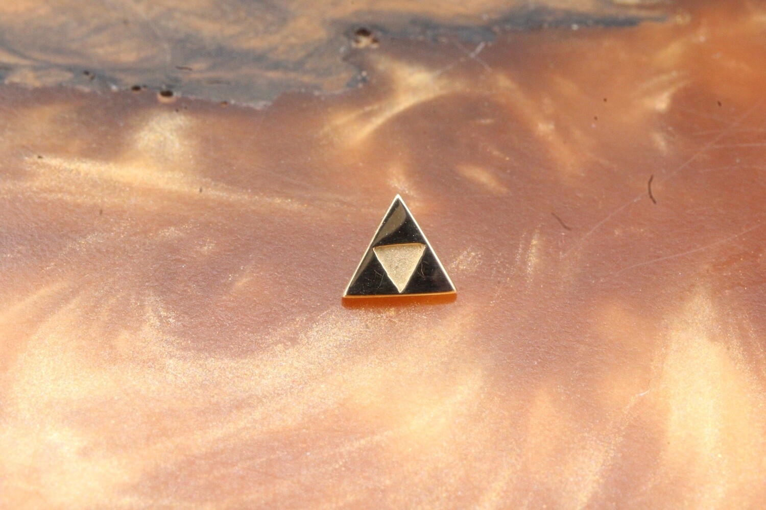 Threaded Yellow Gold Tri Force Top, Gauge: 18/16g