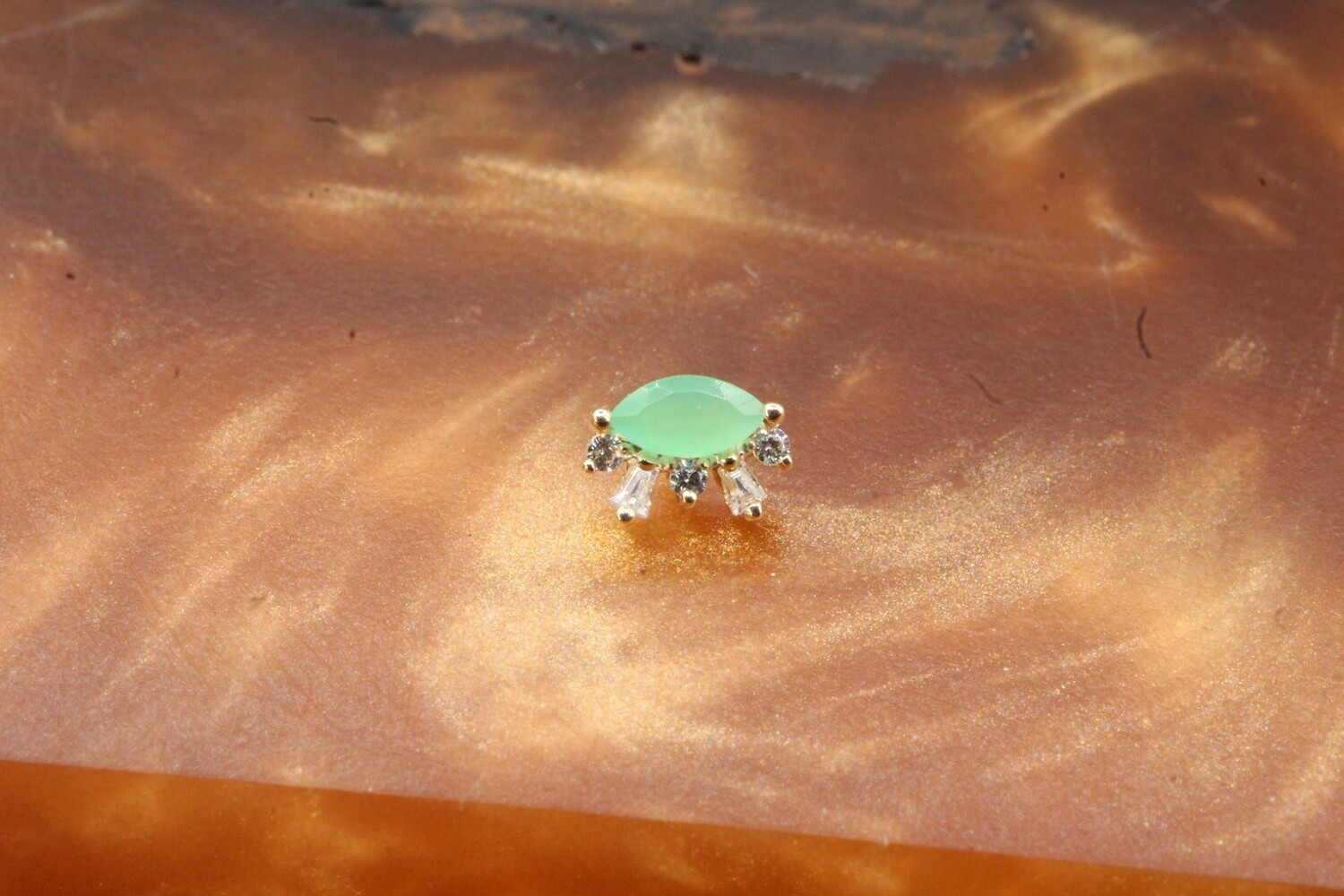 Threaded Yellow Gold Change of Heart Top, Gauge: 14/12g, Stone: Chrysoprase Center w/ White CZ accents